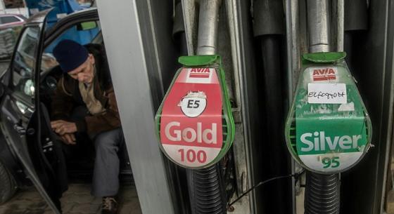Már a benzinkutak negyedénél hiány van - tényleg a szankciók miatt, ahogyan a kormány állítja?