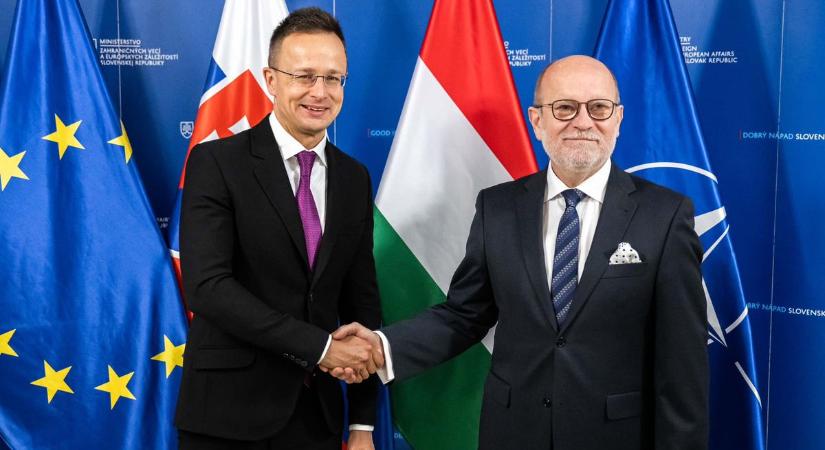 Szijjártó Péter: Profitálunk a Szlovákiával való együttműködésből