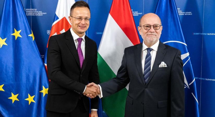 Szijjártó Péter: hazánk és Szlovákia is sokat profitál az együttműködésből (videó)