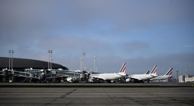 Franciaország betiltja a rövidtávú belföldi repülőjáratokat