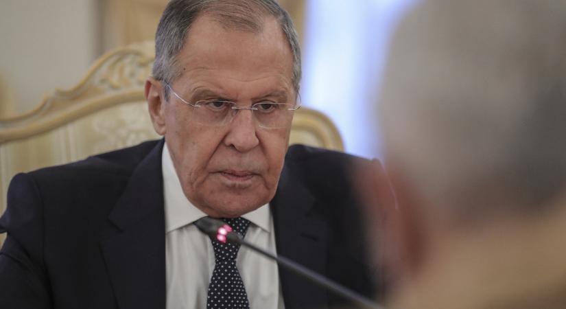 Lavrov: A nukleáris hatalmak közvetlen összecsapásával járhat a NATO konfrontációja