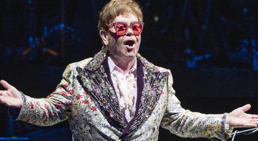 Elton John visszavonul