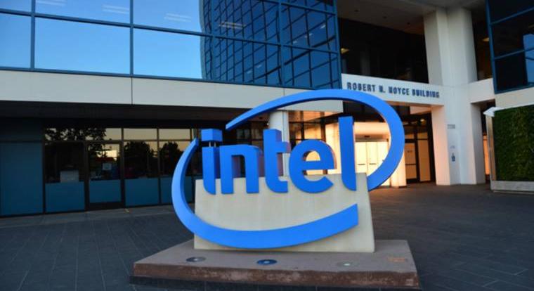 Az Intel szerint 2030-ra egybillió tranzisztort pakolhat be egy chipbe