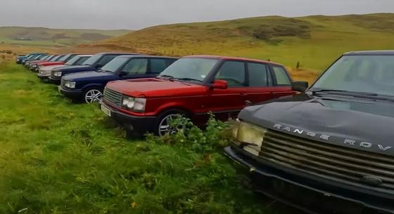 Tömegével parkolnak a semmi közepén az elhagyott Range Roverek – videó