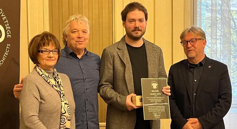 Kollégánk, Hulesch Máté és Őry Júlia kapta a 2022-es Ezüst Ácsceruza díjat
