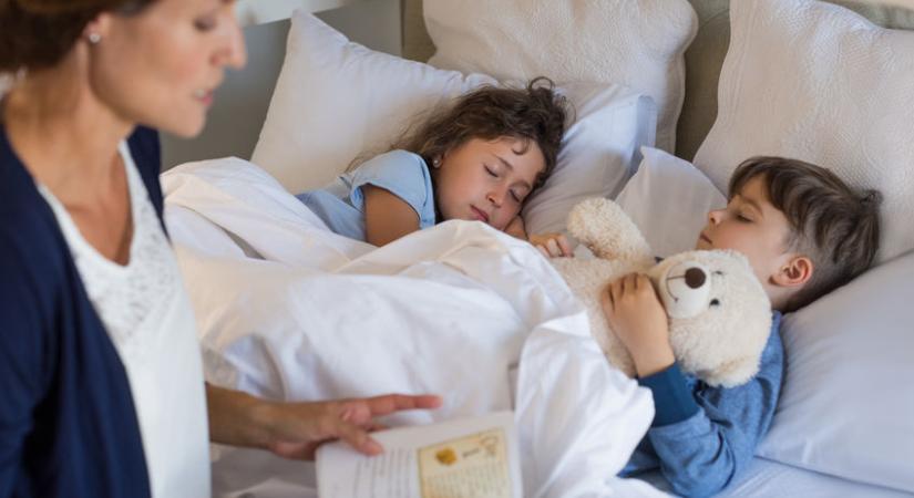 A mesélés segíti a gyermekek nyugodt alvását