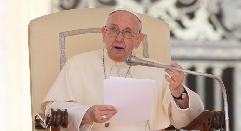 Ferenc pápa: nem törődhetünk bele a harmadik világháborúba