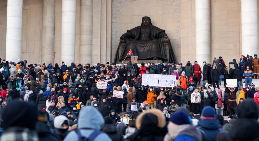 Tüntetők törtek be a mongóliai kormányzat épületébe