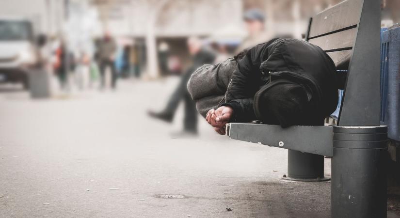 Csúcsot döntött múlt héten a hajléktalan ellátást kérők száma Szolnokon