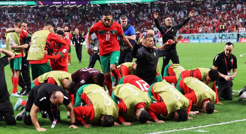 Köszönetet mondtak Allahnak a marokkói focisták a győzelem után (VIDEÓ)