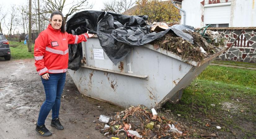 Több konténernyi hulladék gyűjtöttek össze Tiszabőn