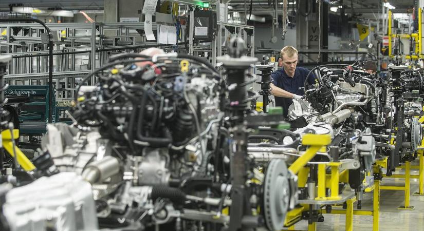 Óriási béremelést kapnak a kecskeméti Mercedes-gyár dolgozói