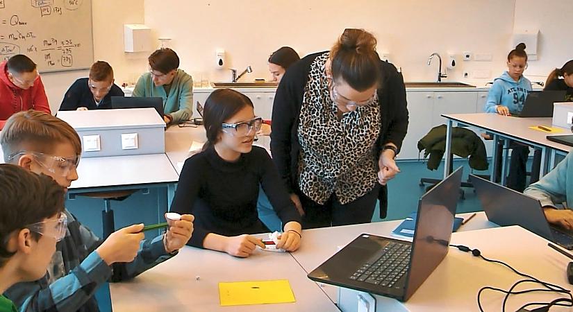 A Debreceni Nemzetközi Iskola tehetséges diákjainak mindennapjaiba leshetünk be – videóval