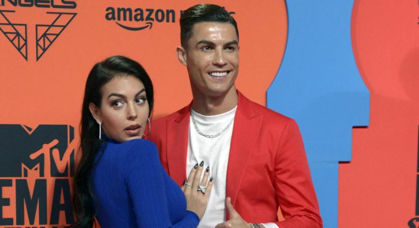 Itt az újabb botrány C. Ronaldo családjában: kipakolt a sztárfocista szexi feleségének nincstelen féltestvére