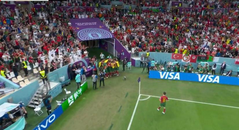 Egy nem létező szabály miatt nem mert társaival ünnepelni a portugál Bernardo Silva az első gól után
