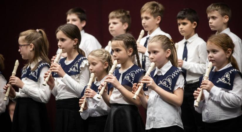 Adventi hangversenyt rendeztek a Liszt-iskolában