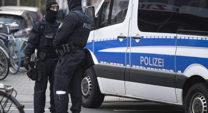Puccs tervezésével gyanúsított szélsőjobboldaliakra csapott le a rendőrség szerdán Németországban