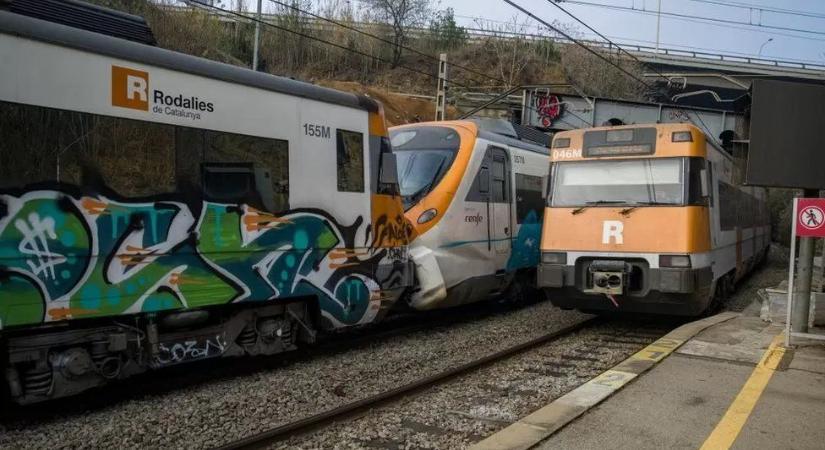 Vonatszerencsétlenség Barcelona közelében – több mint 150 ember megsérült
