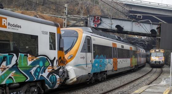 Több mint százötvenen megsérültek egy vonatbalesetben Katalóniában