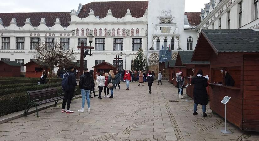 Leendő hallgatók jártak a Tokaj-Hegyalja Egyetemen