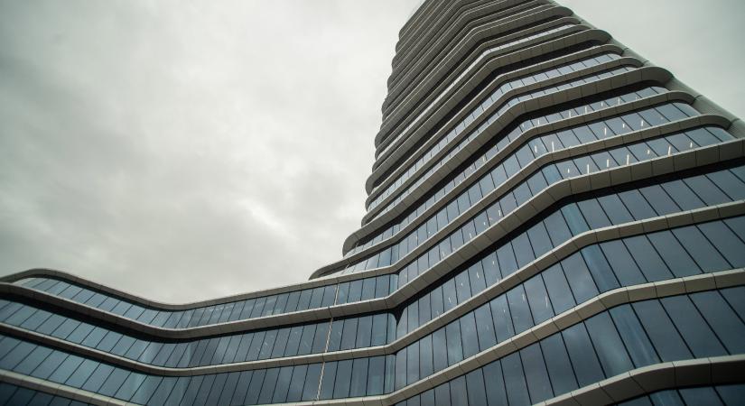 Lázár János: tájseb a MOL-székház