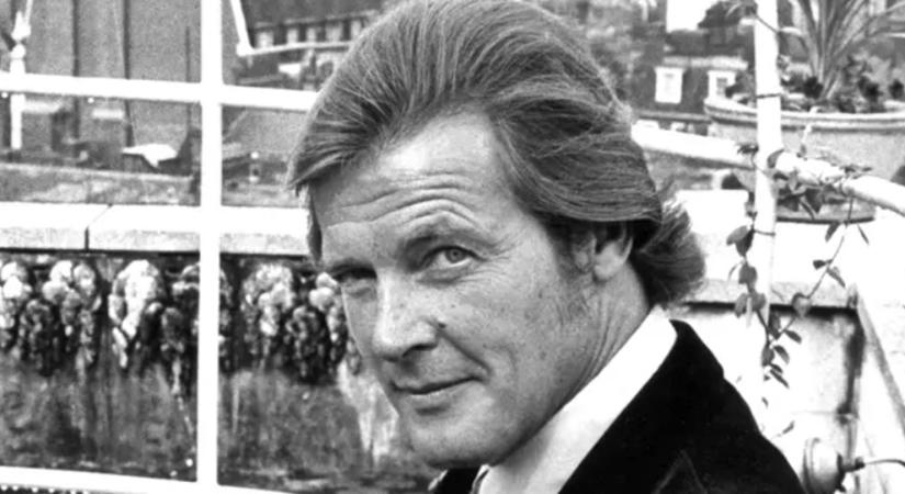 Így néz ki Roger Moore ritkán látott fia – Geoffrey Moore olyan jóképű, mint amilyen az apja volt fiatalon
