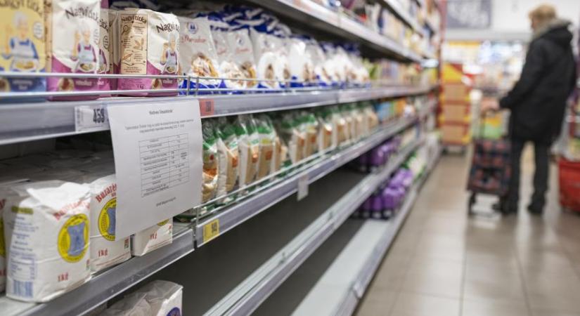Áruhiány van az árstopos termékekből, így az Orbán-kormány rendelettel ráparancsolt a boltosokra, hogy ne legyen