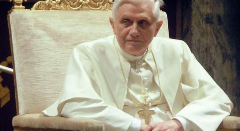 XVI. Benedekért imádkoznak az olasz templomokban és a közösségi oldalakon is