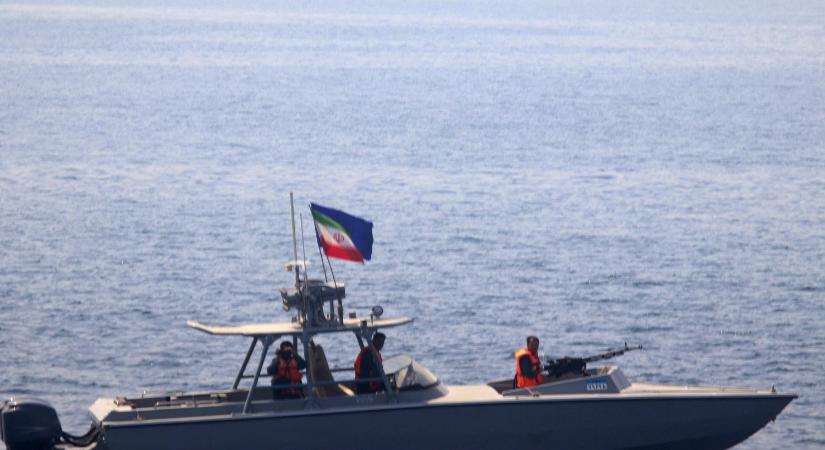 Irán a Hormuzi-szorosban kelti a feszültséget