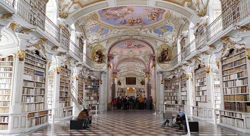 80 ezer kötetet rejt a világ legnagyobb, meseszép kolostori könyvtára
