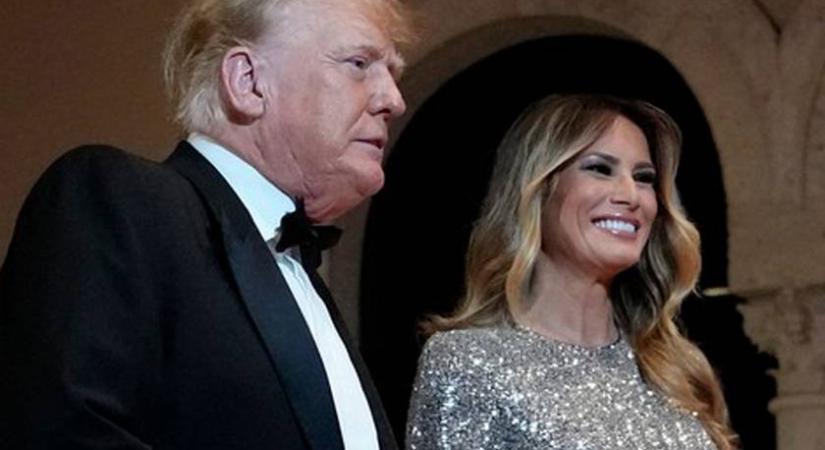 Melania Trump csillogó, ezüst ruhában partizott: az egykori first lady alakját így kiemelte a gyönyörű kreáció