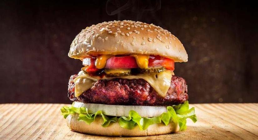 40 ezer forintért árulják az utolsó boszniai McDonald’s-hamburgert