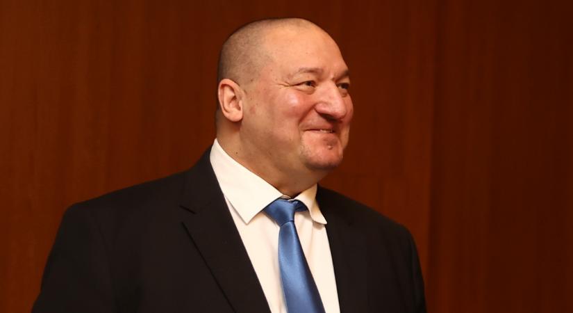 Németh Szilárd tolja a palacsintát ezerrel ‒ a látvány alapján ő nem fogadott fogyást újévkor
