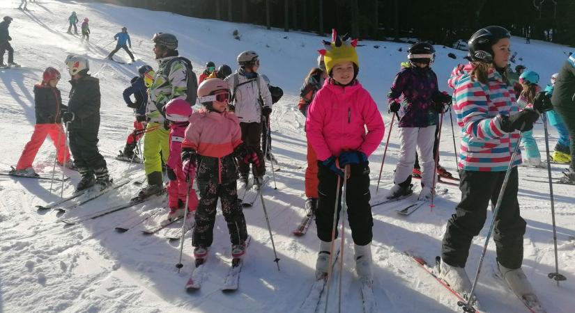 Az osztrák Alpokban síeltek a palini iskolások