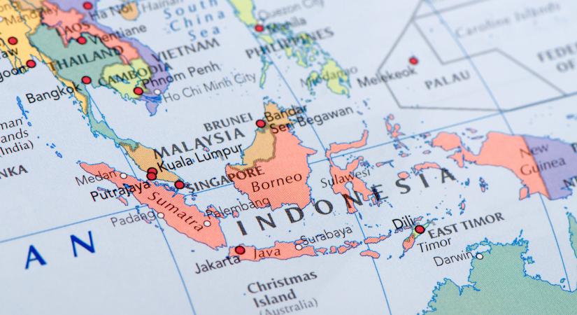 Erős földrengés rázta meg Indonéziát, cunamiriasztást adtak ki