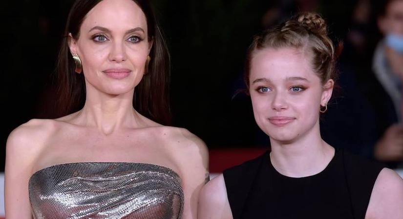 Angelina Jolie és Brad Pitt lánya pár milliméteres hajra váltott: friss fotókon Shiloh