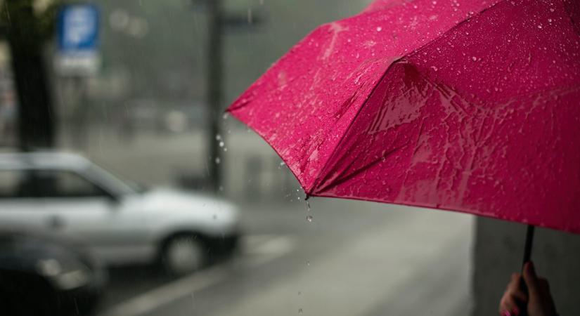 Figyelmeztetést adott ki a meteorológiai szolgálat, Devecseren 50 mm eső hullott egy nap alatt