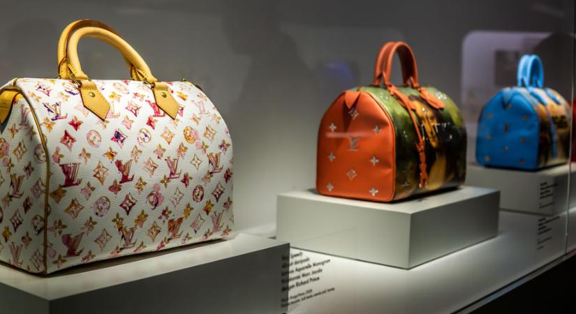 Így döntheti el, eredeti vagy hamis Louis Vuitton táskát hord-e kolléganője