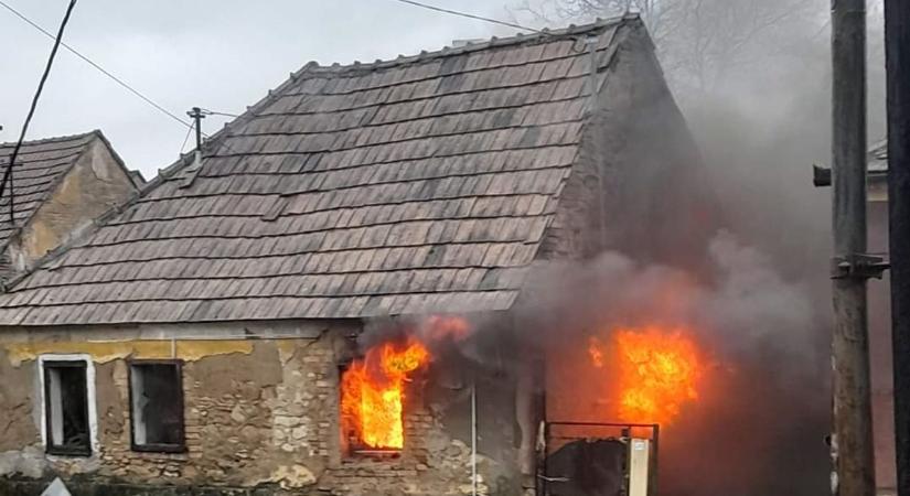 A saját házát gyújtotta fel a devecseri férfi