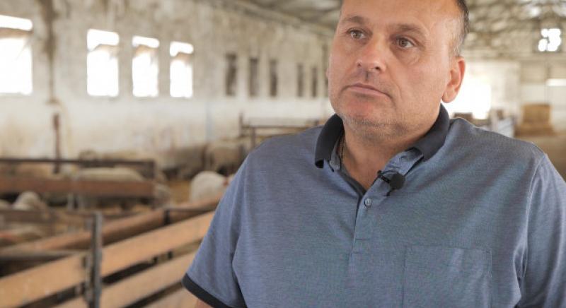 Videófilm készült Holló Mátyásról, az Év állattenyésztőjéről – Uszódon 1200 juh nevelkedik