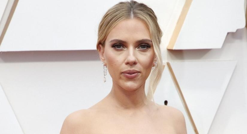 Scarlett Johanssont sokkolta a marveles kollégájának halloweeni jelmeze