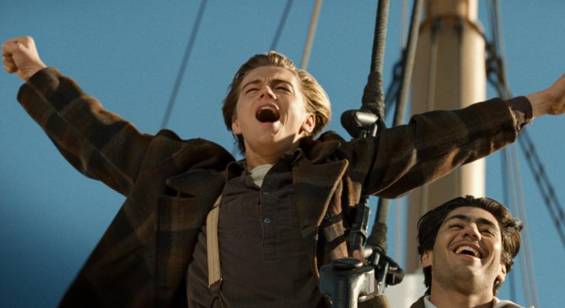 "Hátra kellett tekernem a kezét, hogy benne legyen a filmben": James Cameron azt állítja, Leonardo DiCaprio szerint a Titanic "uncsi" volt
