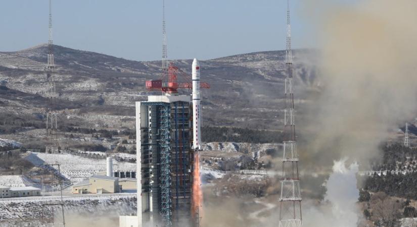 Újabb 14 műholdat bocsátott fel Kína