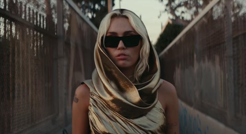Az Emmy-díjas Rév Marcell fényképezte Miley Cyrus új klipjét