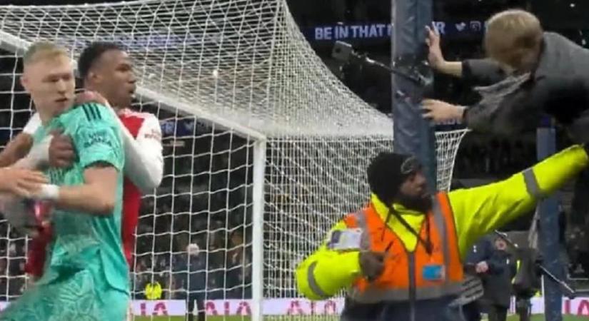 Örökre kitilthatják az Arsenal kapusát hátba rúgó fociszurkolót - videó