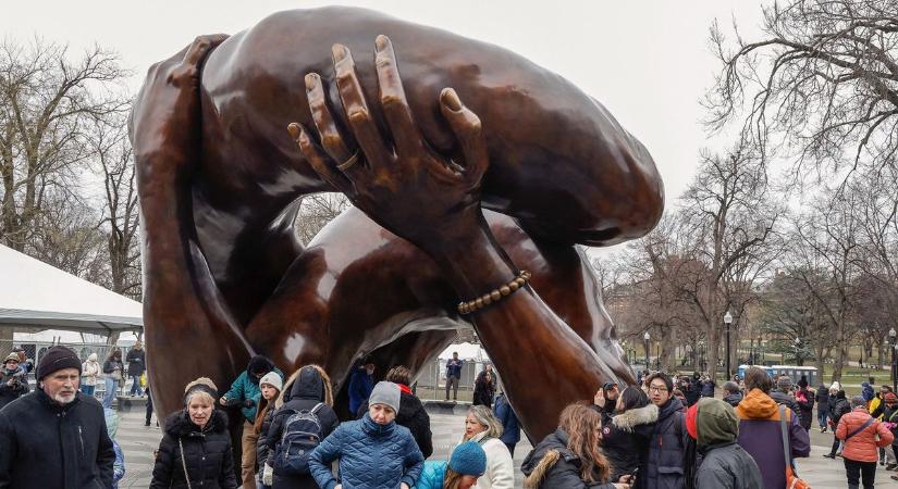 „Ez egy tízmillió dolláros, perverz izé” – kiborultak a bostoniak Martin Luther King új szobrán