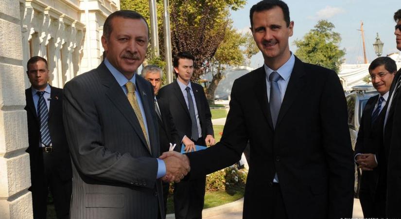 Kitörni látszik Bassár el-Aszad az évtizedes elszigeteltségből