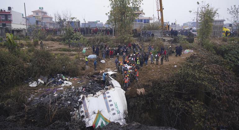 Előkerült a feketedoboz a nepáli repülőgép-katasztrófa helyszínén