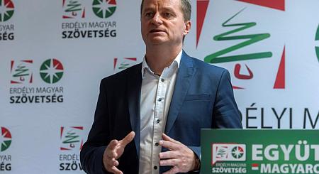 Zsarolással vádolják az Erdélyi Magyar Szövetség elnökét: le is mondott posztjáról