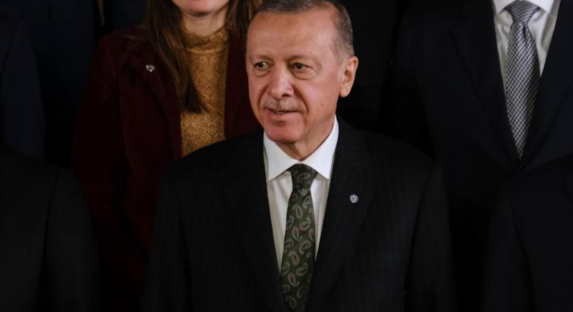 Erdogan 130 „terrorista” kiadatását várja a Stockholmtól és Helsinkitől